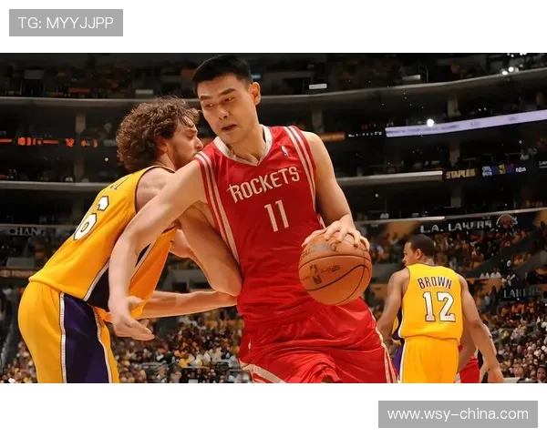 姚明打球身价揭秘:从NBA巨星到商业帝国的传奇之路 姚明打球身价揭秘:从NBA巨星到商业帝国的传奇之路