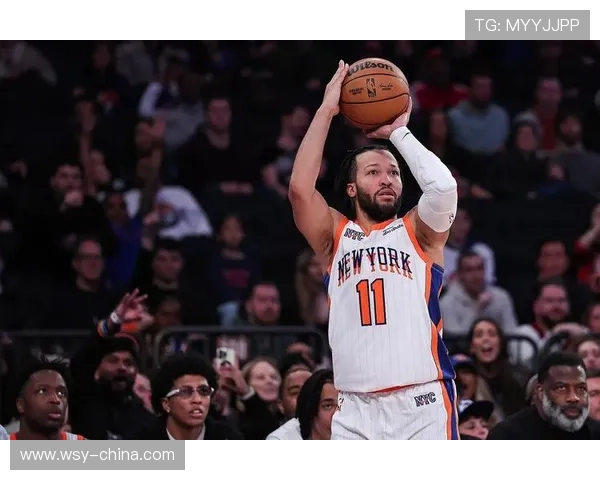 布克手感冰凉表现平平 10投仅5中砍下18分3板7助 正负值为-22